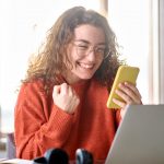 【2023年最新】女性におすすめの副業10選｜成功するためのポイントも紹介！