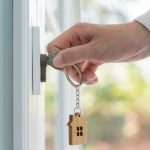 個人事業主が引っ越したら住所変更でやることは？手続き方法や必要書類を解説